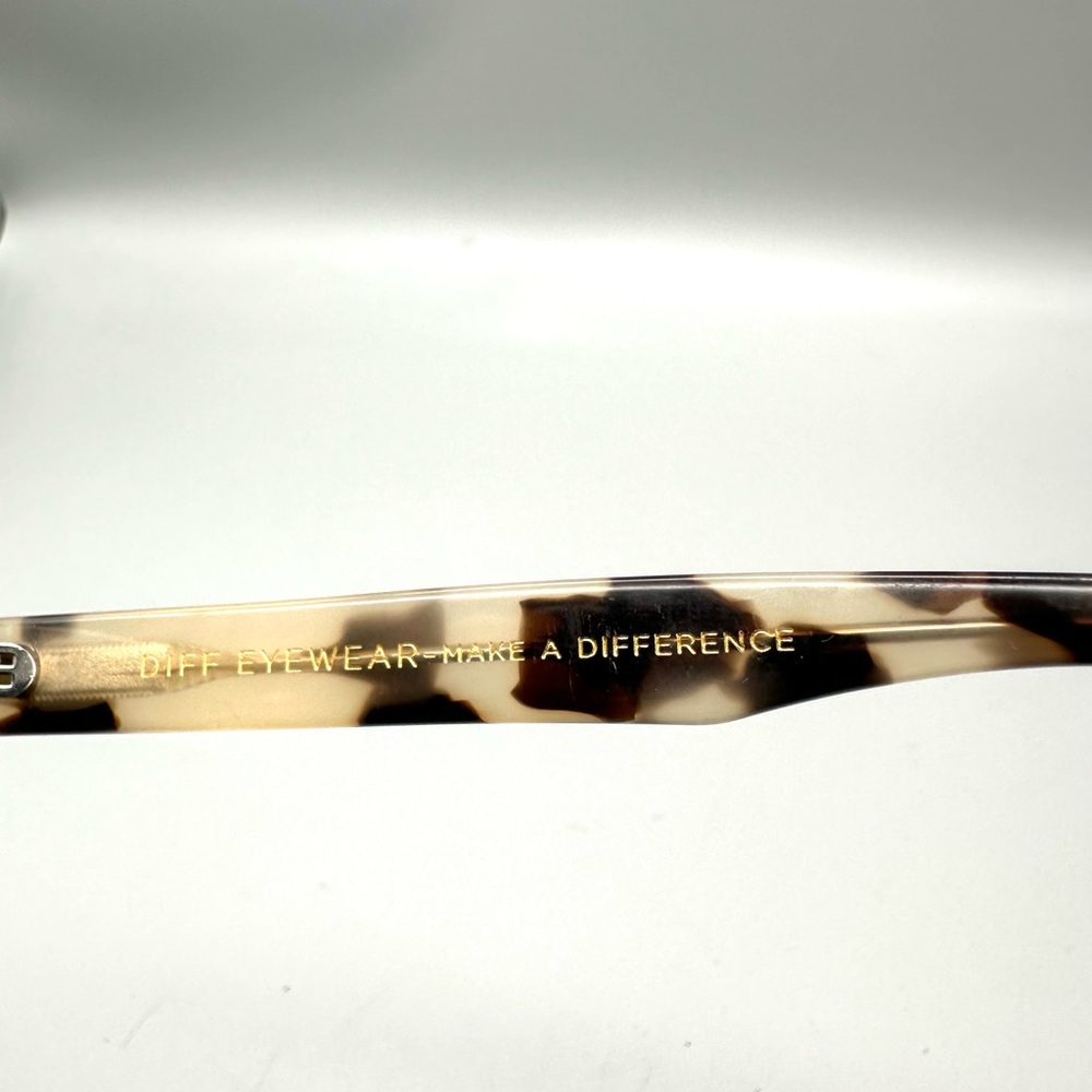 Diff Eyeware Carson Sunglasses Oversized Tortoise… - image 6